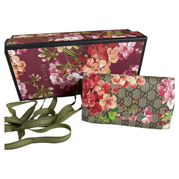 Gucci GG Supreme Floral Bloom Zip-Around Wallet EUC - Picture 15 of 17